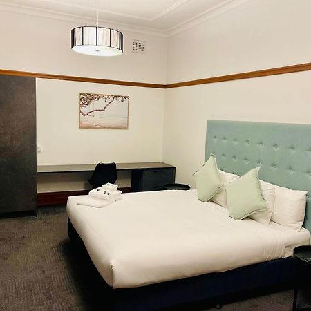 Guildford Hotel Экстерьер фото
