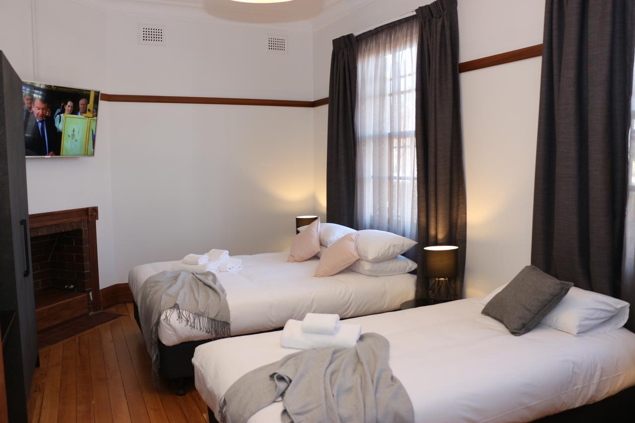 Guildford Hotel Экстерьер фото